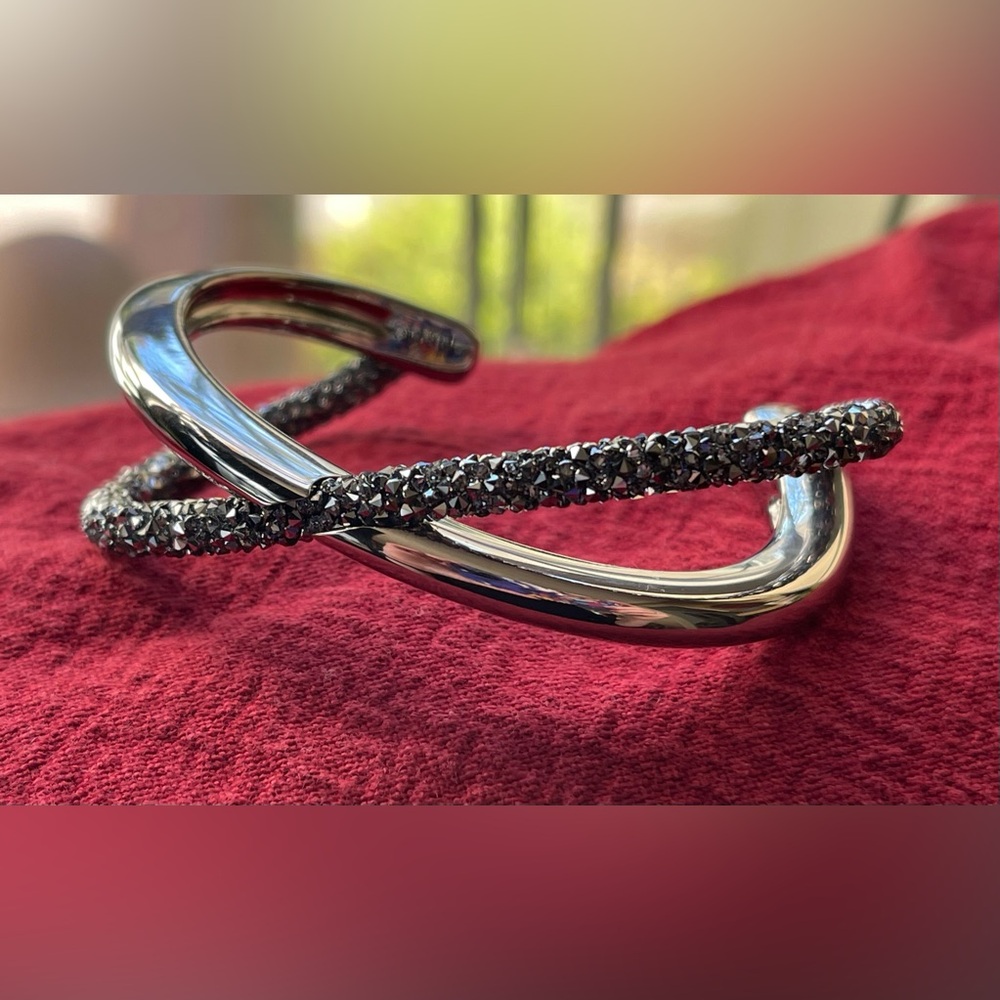 Swarovski NEW Silver/Black Crystal-dust Bracelet- Authenticity Stamp on interior